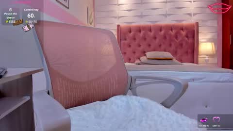 Snapshot of mhellissaw chatting on 12.15.25 melissa online show from 12.15.25