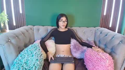 Mhia Kate online show from 03.08.25