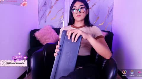 Mhia Kate online show from 04.10.26