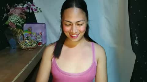 Snapshot of mia0113 chatting on 12.15.25 Mia online show from 12.15.25