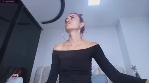 Emi online show from 12.21.25