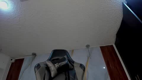 Snapshot of mia_18v chatting on 11.18.25 Violett online show from 11.18.25