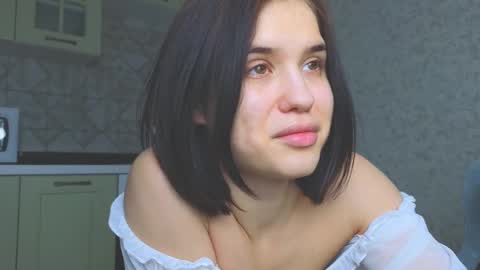 Snapshot of mia___lunaa chatting on 02.22.25 Mia online show from 02.22.25