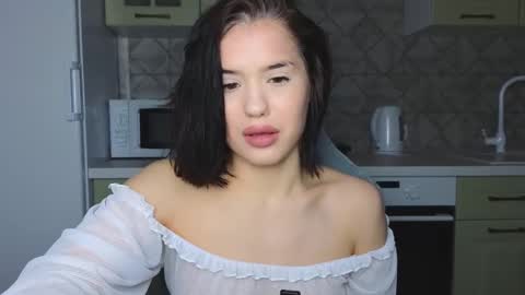 Snapshot of mia___lunaa chatting on 02.26.25 Mia online show from 02.26.25