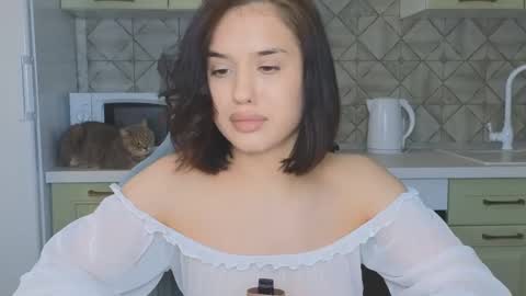 Snapshot of mia___lunaa chatting on 03.04.25 Mia online show from 03.04.25