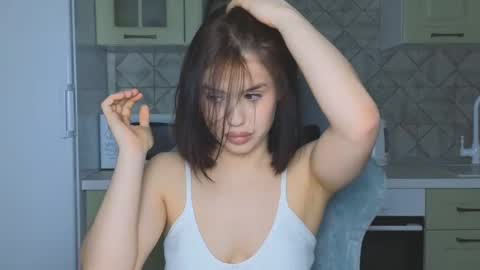 Snapshot of mia___lunaa chatting on 03.07.25 Mia online show from 03.07.25