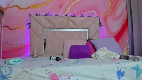 mia__blaze_ online show from 11.22.25