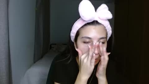 Mia online show from 11.13.25