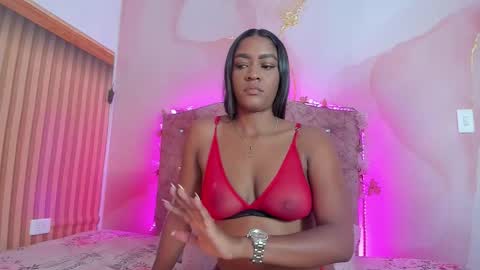 Snapshot of mia__robinson__ chatting on 11.06.25 Mia online show from 11.06.25