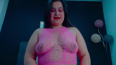 Snapshot of mia__xx1 chatting on 10.05.25 C A L L M E M I A online show from 10.05.25