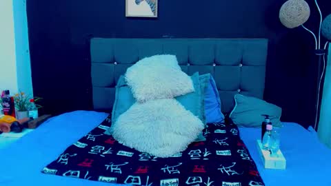 Snapshot of mia__xx1 chatting on 11.30.25 C A L L M E M I A online show from 11.30.25