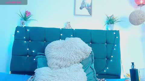 C A L L  M E  M I A  online show from 03.21.26