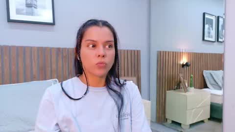 Snapshot of mia_bellefort chatting on 02.11.26 Mia Bellefort online show from 02.11.26