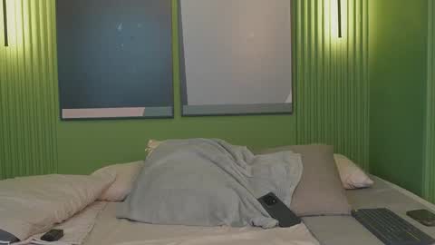 Belmont and Mia online show from 04.18.26