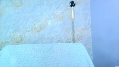 Snapshot of mia_candy_0 chatting on 11.22.25 Mia online show from 11.22.25