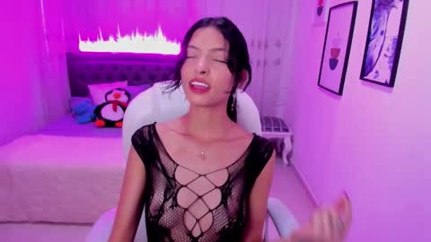 Snapshot of mia_clay1 chatting on 11.26.25 Mia online show from 11.26.25