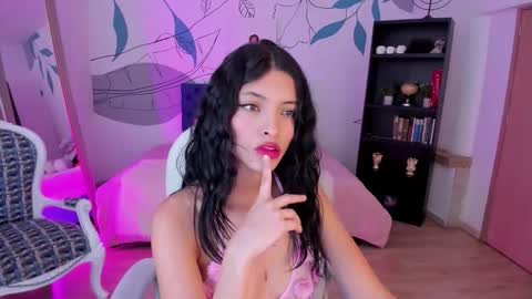 Mia online show from 03.17.26