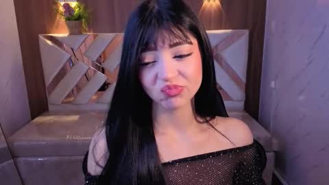 Snapshot of mia_collins_b chatting on 12.14.25 mia_collins_b online show from 12.14.25