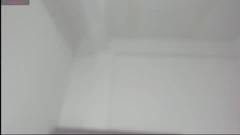 Snapshot of mia_cute25 chatting on 02.05.26 online show from 02.05.26