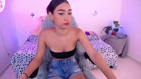 mia_cute_girl online show from 06.05.26