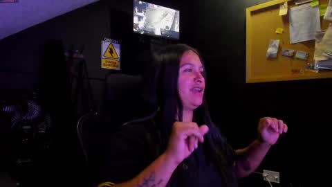 Mia daniela  online show from 10.02.25