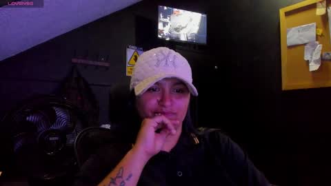 Mia daniela  online show from 10.16.25