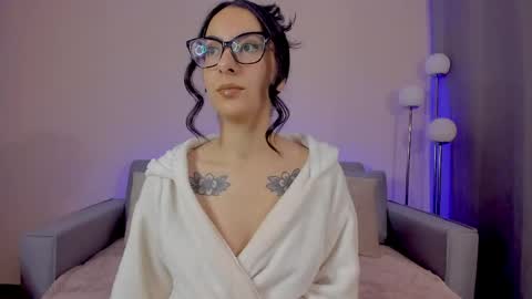 Sarah Luna online show from 04.14.26