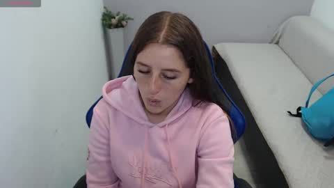 Mia online show from 11.04.25