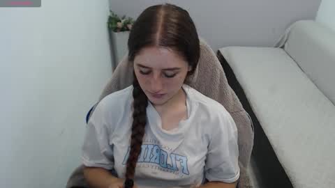 Mia online show from 11.05.25