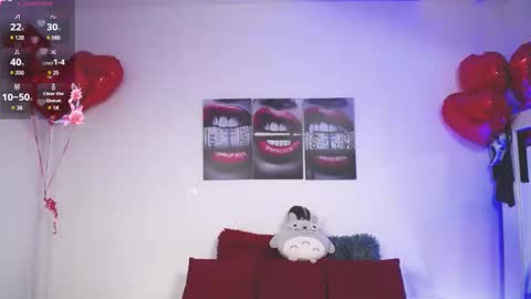 Snapshot of mia_downson chatting on 02.12.25 Mia online show from 02.12.25