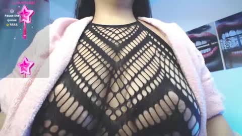 Snapshot of mia_downson chatting on 09.27.25 Mia online show from 09.27.25