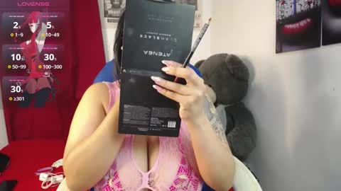 Snapshot of mia_downson chatting on 11.19.25 Mia online show from 11.19.25