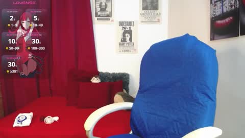 Snapshot of mia_downson chatting on 11.28.25 Mia online show from 11.28.25