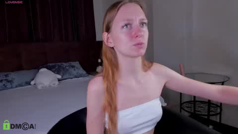 mia_e1fie online show from 09.09.25