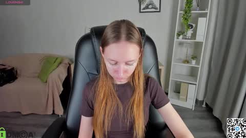 mia_e1fie online show from 11.04.25