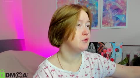 Snapshot of mia_ferd chatting on 10.25.25 Mia online show from 10.25.25