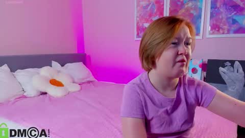 Snapshot of mia_ferd chatting on 11.12.25 Mia online show from 11.12.25