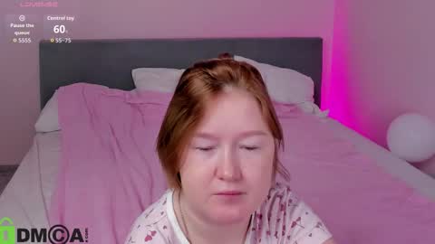 Snapshot of mia_ferd chatting on 11.15.25 Mia online show from 11.15.25