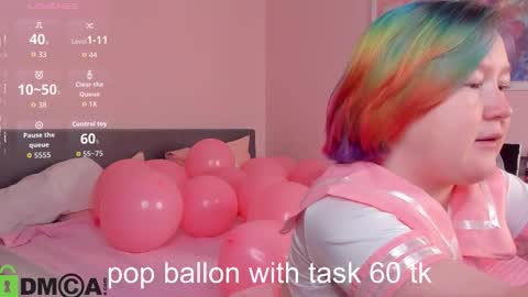 Snapshot of mia_ferd chatting on 11.29.25 Mia online show from 11.29.25