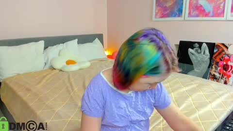 Snapshot of mia_ferd chatting on 12.19.25 Mia online show from 12.19.25