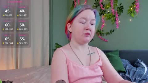 Mia online show from 12.21.25