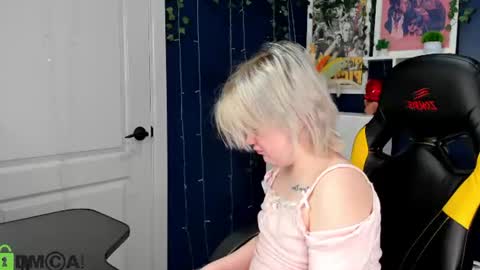 Mia online show from 06.11.26