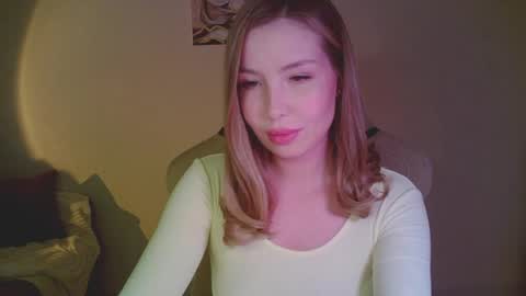 Snapshot of mia_fleur_ chatting on 04.28.26 Mia online show from 04.28.26