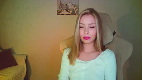 Mia online show from 08.03.26