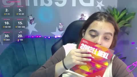 Mia online show from 12.14.25