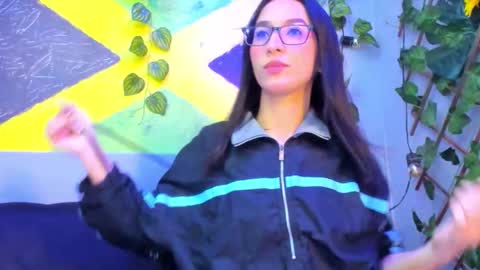 Snapshot of mia_fowler7 chatting on 10.02.25 MIA online show from 10.02.25