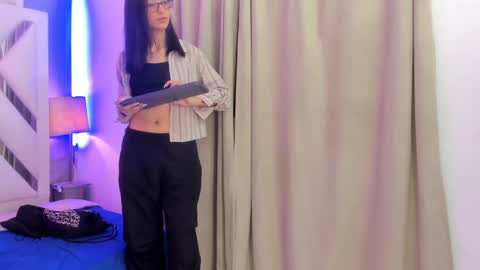 Snapshot of mia_fowler7 chatting on 10.02.25 MIA online show from 10.02.25