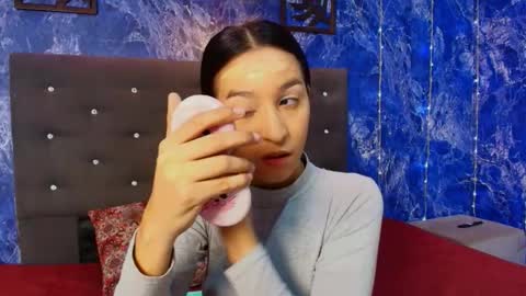 Snapshot of mia_fowler7 chatting on 11.22.25 MIA online show from 11.22.25