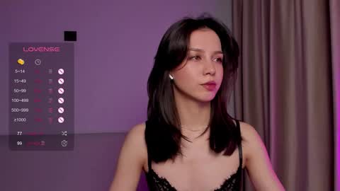 Snapshot of mia_hetty chatting on 09.25.25 Mia online show from 09.25.25