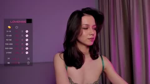 Snapshot of mia_hetty chatting on 09.28.25 Mia online show from 09.28.25